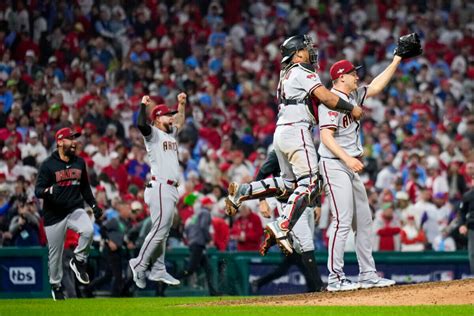 Diamondbacks stun Phillies 4-2 in Game 7 of NLCS to reach first World Series in 22 years